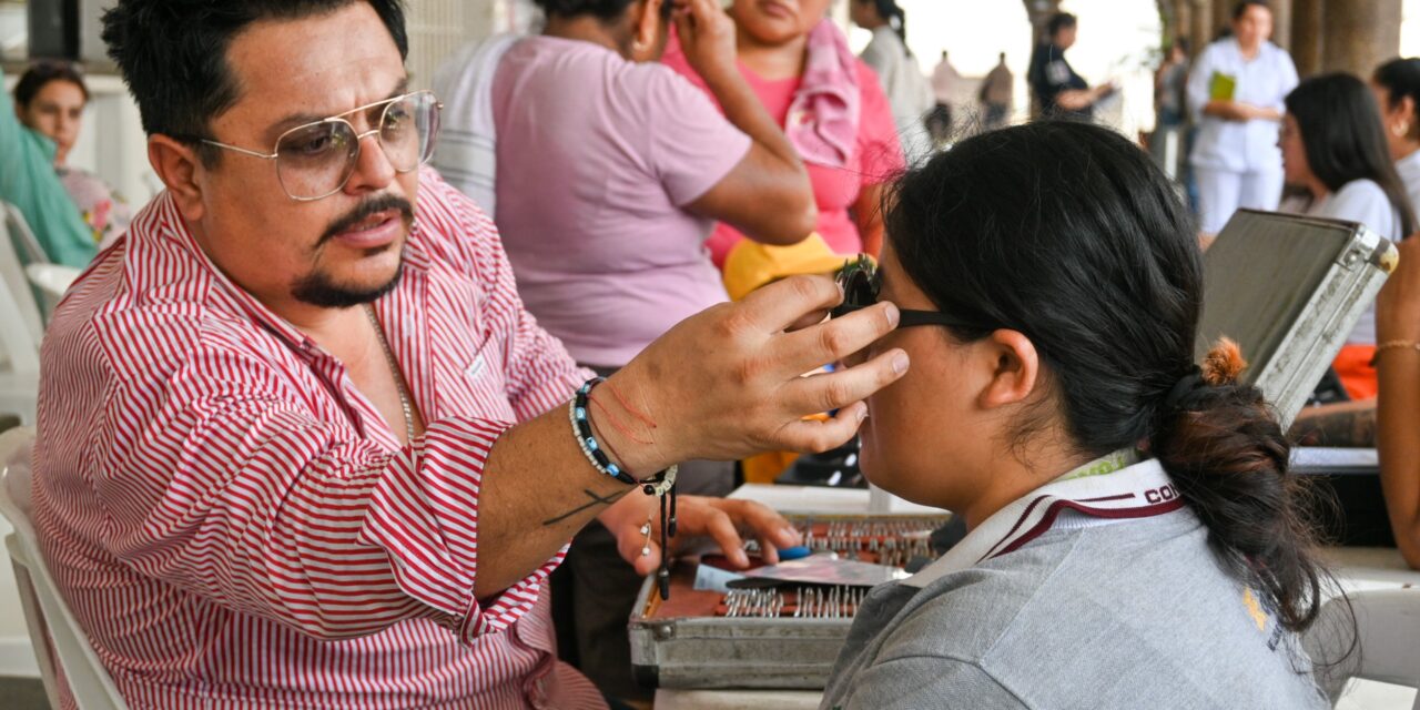 Se continúa mejorando la salud visual de la población tuxpeña a través de la jornada que se realiza cada jueves.