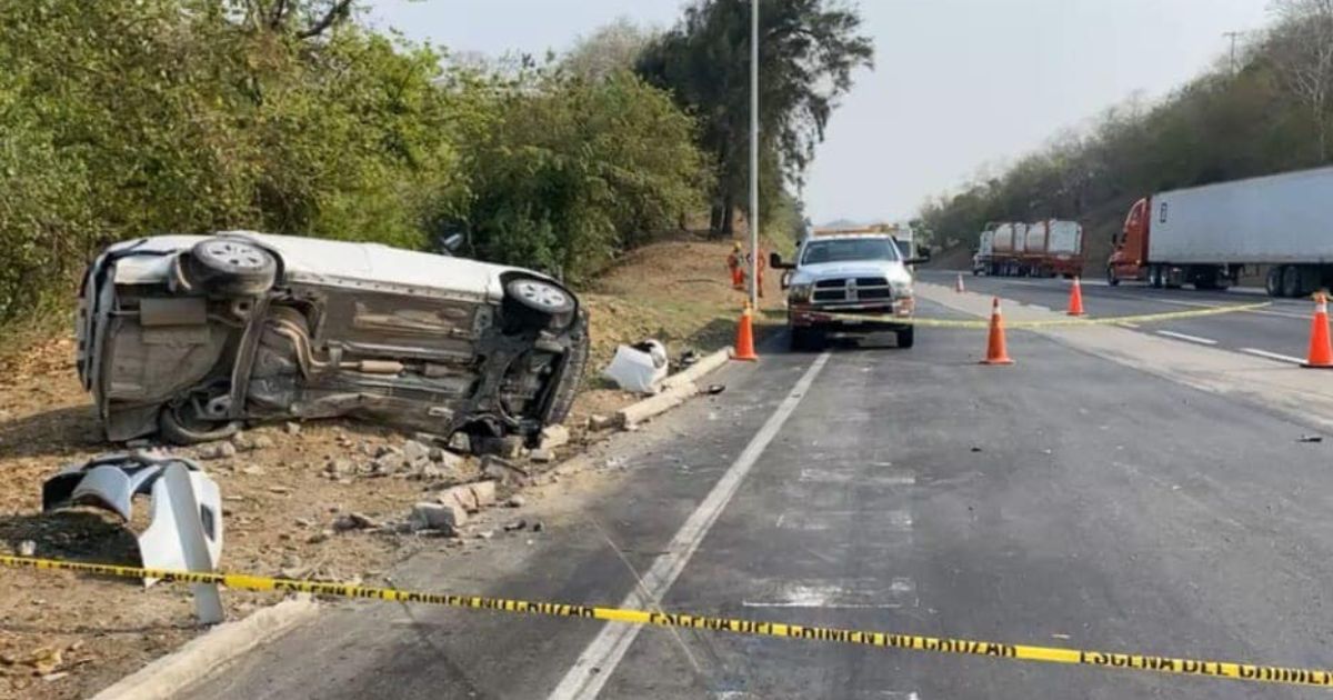 Terrible accidente en la México-Tuxpan: Dos personas fallecidas tras ser impactadas por pesada unidad