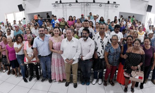 Más de 300 personas beneficiadas por la Campaña Visual “Una Mirada Hacia el Corazón”, que realiza el DIF Estatal, DIF Municipal y el Ayuntamiento de Tuxpan