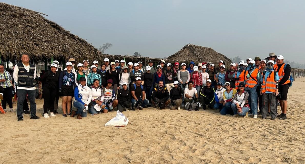Realizan Jornada de Limpieza en playa Barra Norte de Tuxpan