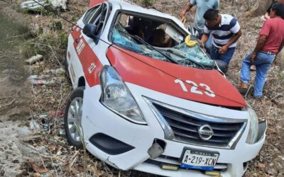 Trágico accidente en Tantoyuca: Fallece enfermera en volcadura de taxi