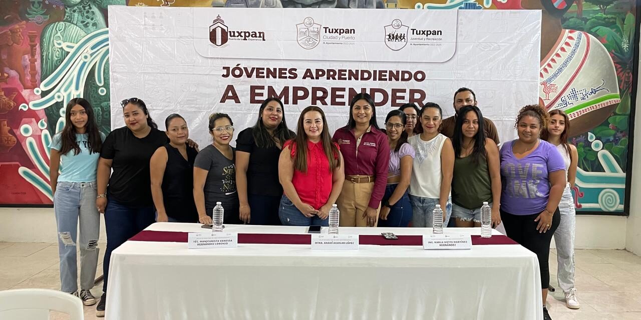 Con talleres de capacitación, el Gobierno de Tuxpan fomenta emprendimientos y el autoempleo