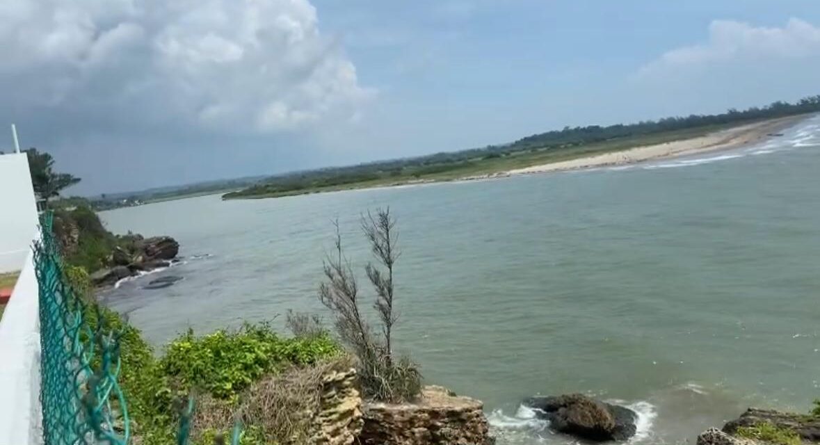 Terrible Hallazgo en Barra de Cazones: Mujer sin Vida Encontrada en la Playa