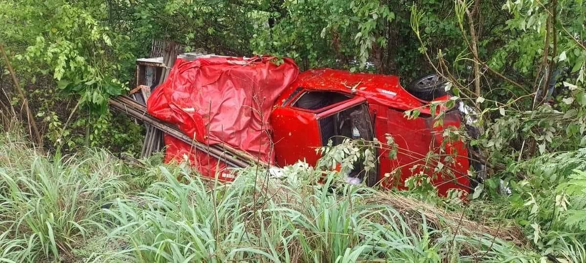 Vuelca estaquitas en la Tuxpan-Tampico: No se reportan lesionados
