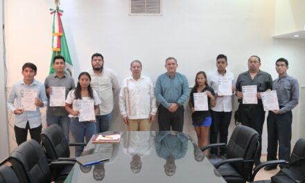 Entregan constancias a guardavidas de playas de Tuxpan que acreditaron su curso de formación