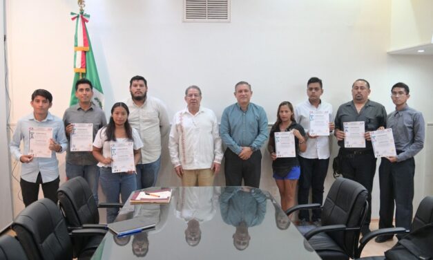 Entregan constancias a guardavidas de playas de Tuxpan que acreditaron su curso de formación