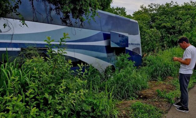 Sale autobús de la Tuxpan-Tampico: No se reportan personas lesionadas de gravedad