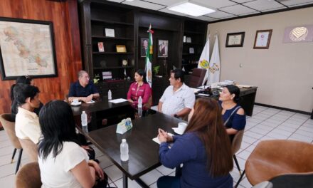 Gobierno de Tuxpan entrega reconocimientos a ganadores del Premio Municipal de la Juventud 2024