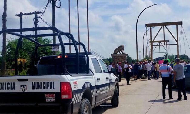 ¡Toman el puente Pánuco!: manifestantes exigen rehabilitación de caminos rurales