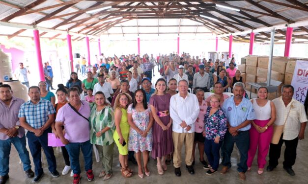 Familias de comunidades de Tuxpan recibieron apoyos del Programa Desarrollo a la Vivienda y la Comunidad, del sistema DIF