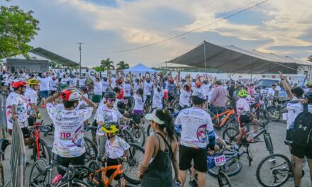 Tuxpan: Familias completas participaron en la “Rodada 6K por la Salud”, que se realizó con gran éxito como parte de la Jornada Nacional de Salud 2024