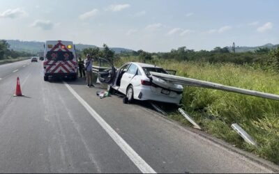 ¡Tuxpeña vive de milagro!: Terrible accidente en la autopista Tihuatlán-Totomoxtle