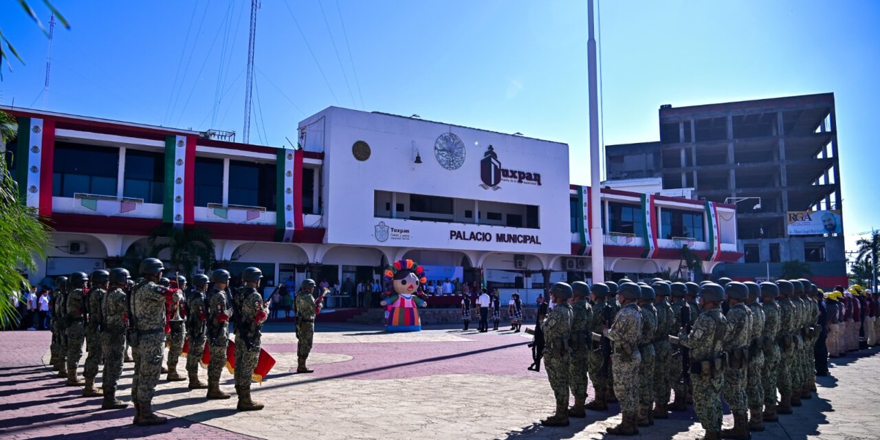 Tuxpan: Conmemoran en Lunes Cívico la Consumación de la Independencia de México