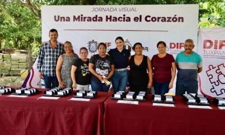 DIF Tuxpan entrega 400 lentes gratuitos de la campaña “Una Mirada Hacia el Corazón”