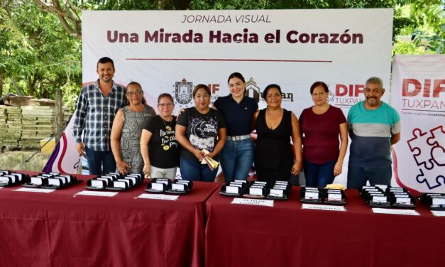 DIF Tuxpan entrega 400 lentes gratuitos de la campaña “Una Mirada Hacia el Corazón”