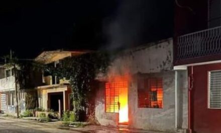 Incendio en propiedad abandonada en Álamo, Veracruz