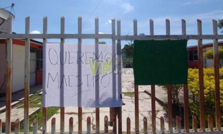 Álamo: Padres de familia liberan telesecundaria de Lomas de Vinazco