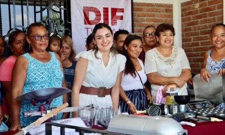 DIF Tuxpan entrega equipo de panadería, repostería y pizzería a familias de Montegrande