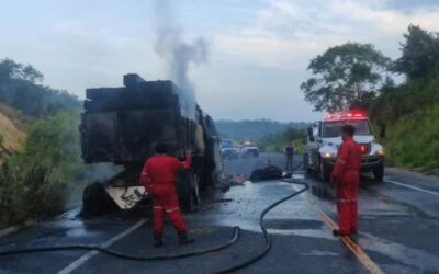 Ozuluama: Tráiler se incendia en laTuxpan-Tampico