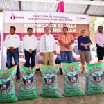 Con el apoyo del Gobierno de Tuxpan, campesinos de 30 comunidades sembrarán 560 hectáreas de frijol