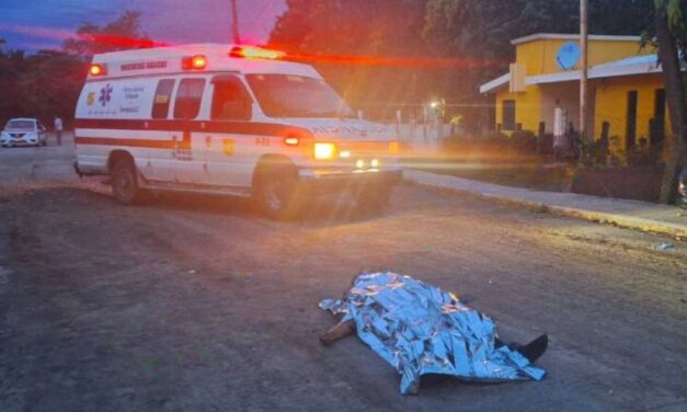 Motociclista sin casco de seguridad derrapa y muere en Potrero del Llano