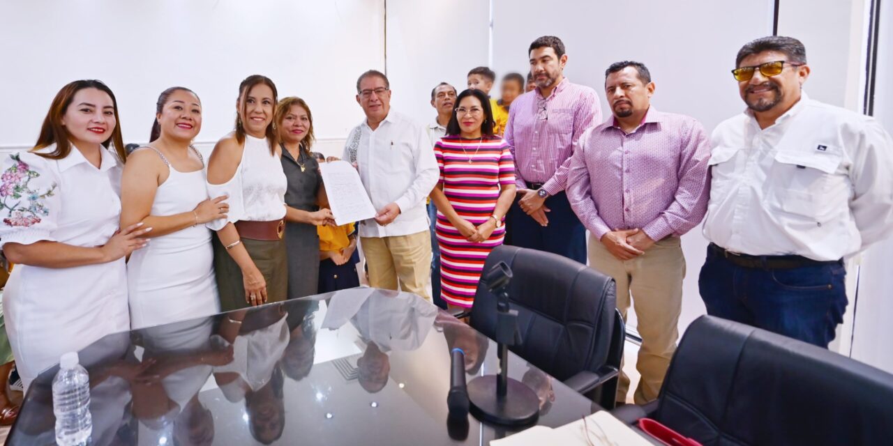 En Tuxpan continúa la escrituración de planteles educativos para darles certeza jurídica