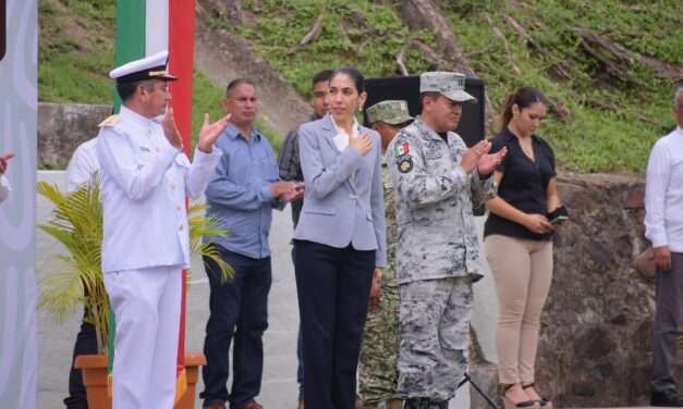  TUXPAN: FISCAL GENERAL ASISTE A LA CEREMONIA DE CAMBIO DE MANDO DEL COMANDANTE DE LA 19/a ZONA MILITAR.