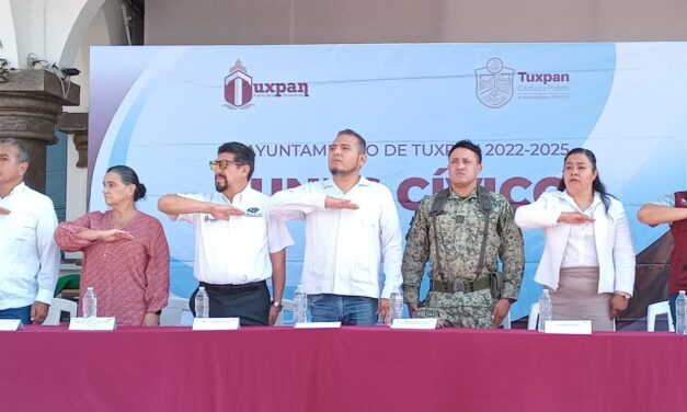 Tuxpan: Secundaria Técnica Pesquera Núm. 22 participa en Lunes Cívico