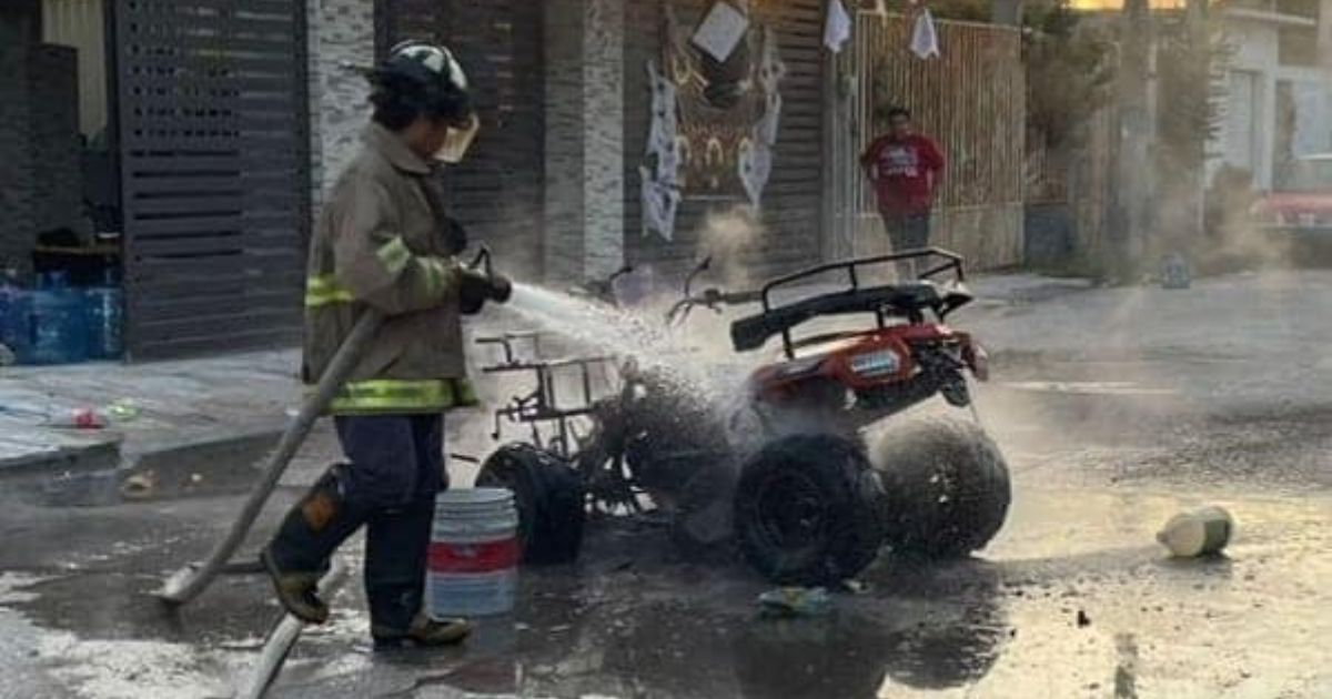 Se incendia cuatrimoto en Pánuco: ¡Era manejada por dos menores de edad!