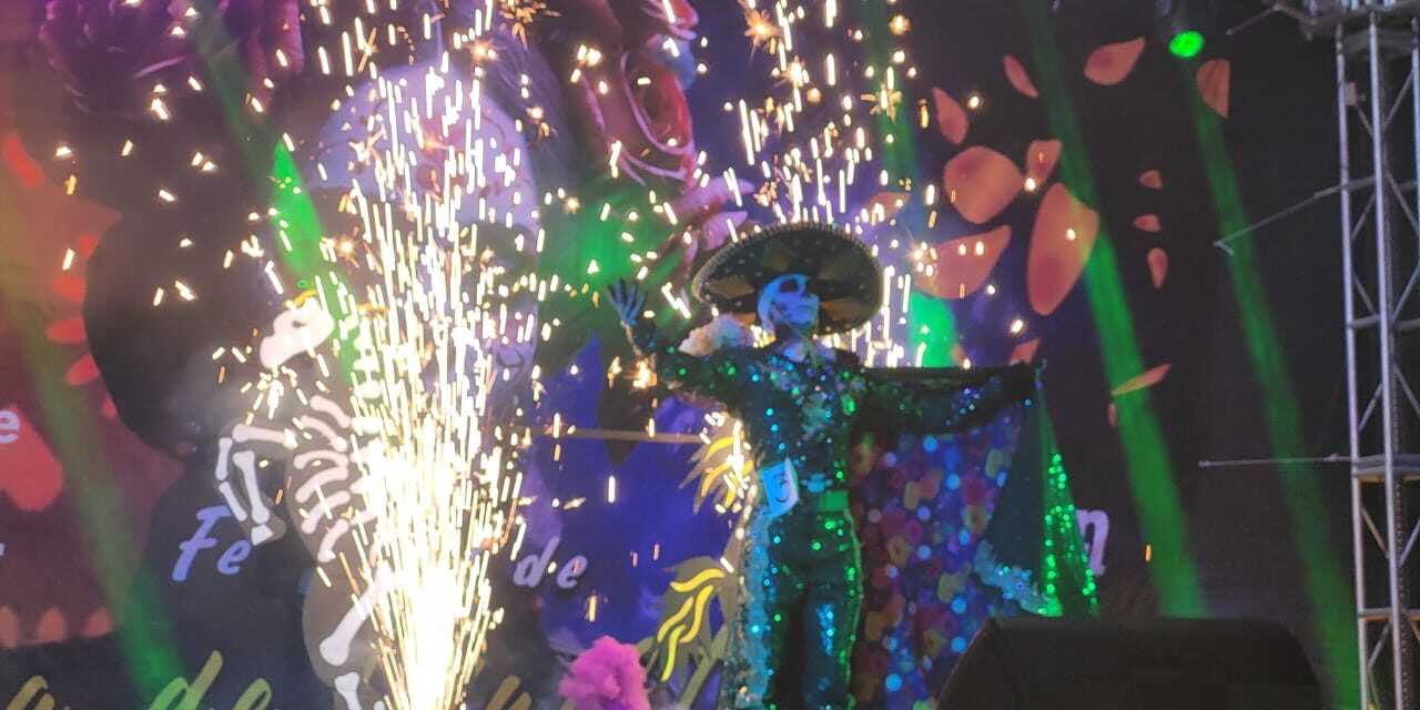 Tuxpan: Catrinas y catrines, una hermosa expresión de arte y talento en la celebración del Día de Muertos