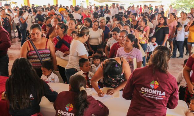 Chontla: Entrega de Útiles Escolares para Estudiantes de la Sierra de San Juan Otontepec