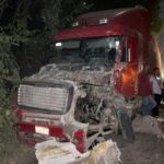 Chalma: Choca autobús de pasajeros contra tractocamión en la carretera federal México-Tampico