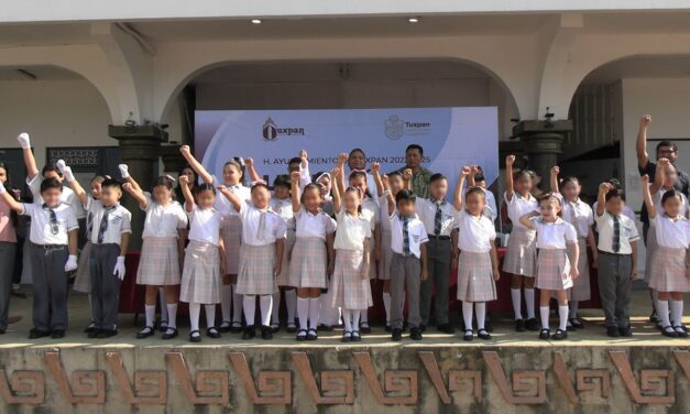 El gobierno de Tuxpan conmemoró el aniversario del natalicio de Sor Juana Inés de la Cruz