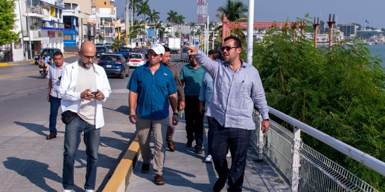 Tuxpan: Se construyen bocas de tormenta y pasos de flujo de agua que librarán la guarnición para evitar anegamientos en el bulevar Demetrio Ruiz Malerva