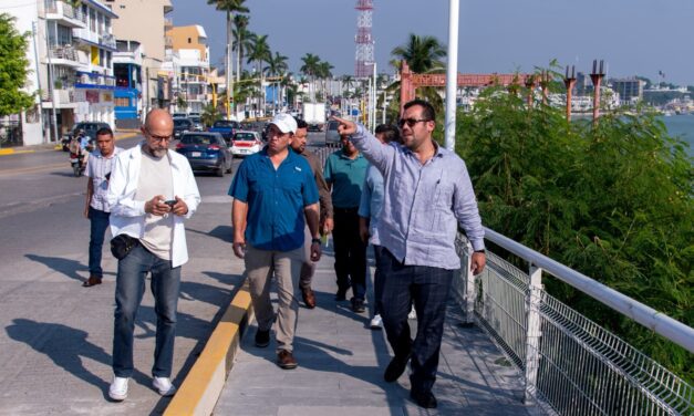 Tuxpan: Se construyen bocas de tormenta y pasos de flujo de agua que librarán la guarnición para evitar anegamientos en el bulevar Demetrio Ruiz Malerva