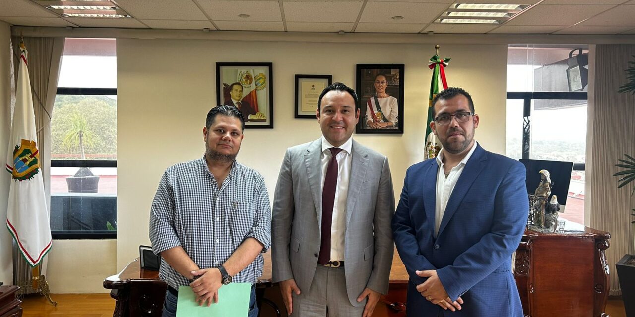 El alcalde de Tuxpan, Dr. Jesús Fomperoza Torres se reunió con el titular de SEFIPLAN, Mtro. José Luis Lima Franco