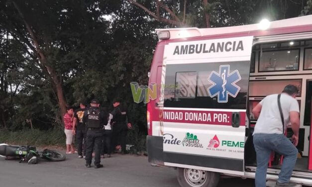 Álamo: Motociclista huye tras accidente que deja joven con fractura