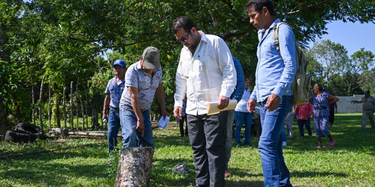 Tuxpan: El alcalde Dr. Jesús Fomperoza Torres visitó las comunidades Laja del Tubo y Monte Morelos para atender a las familias del campo