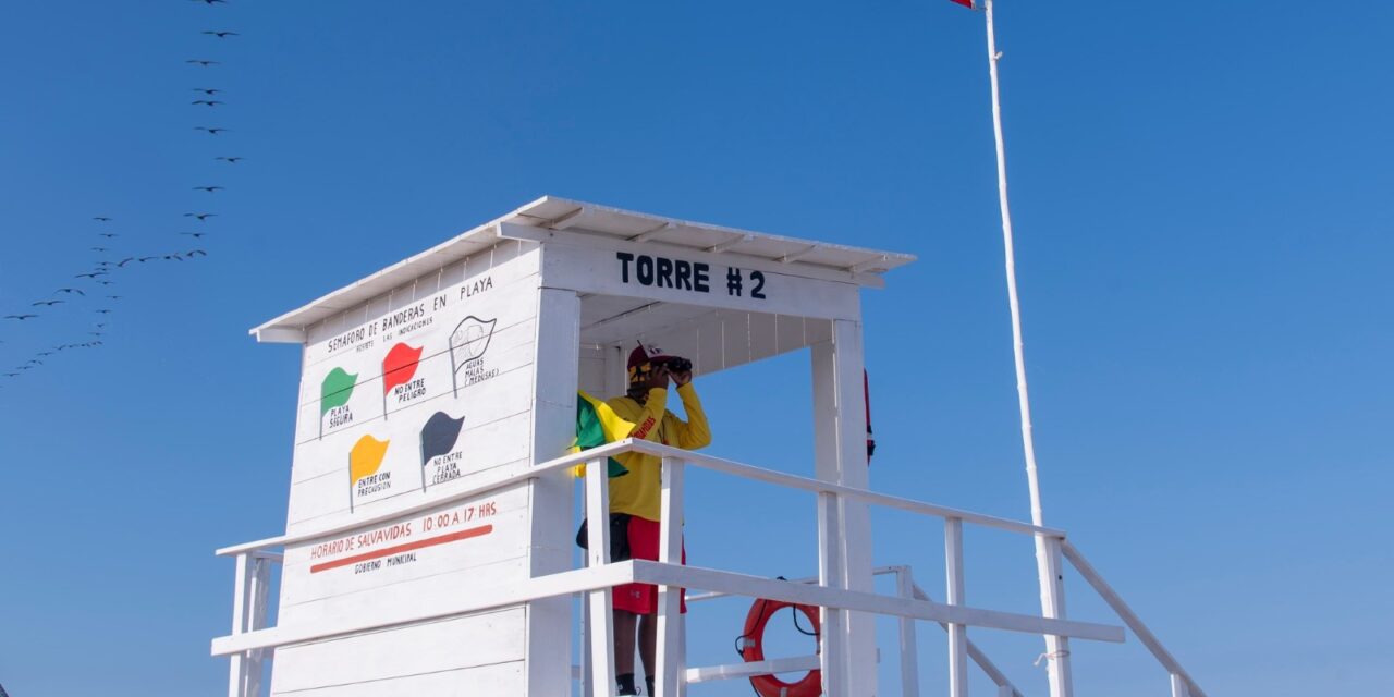 Tuxpan fortalece la seguridad en playas con la inauguración de la primera torre de vigilancia para guardavidas