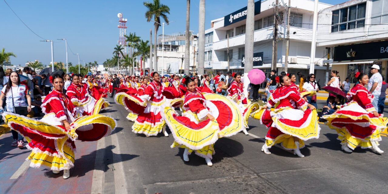 Tuxpan: Con multitudinario desfile se conmemoró el 114 Aniversario del Inicio de la Revolución Mexicana