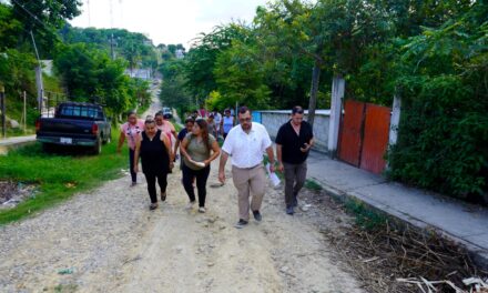 Tuxpan: El alcalde Dr. Jesús Fomperoza Torres realizó recorridos de atención ciudadana en la localidad San Antonio y las colonias Insurgentes, El Retiro y Cenecista