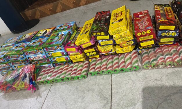 En diversos operativos la SSP Municipal de Tuxpan realizó el decomiso de cohetes y todo tipo de artefactos pirotécnicos.
