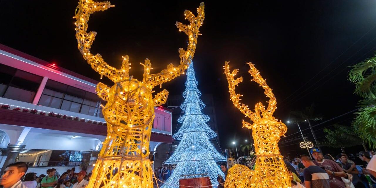 Se inauguró en Tuxpan la pista de hielo ante el júbilo de niñas, niños, adolescentes y jóvenes
