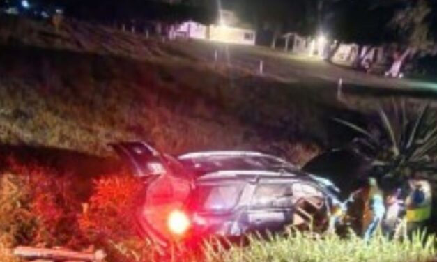 Tráiler embiste dos unidades en la Poza Rica -Tihuatlán: Dos personas perdieron la vida