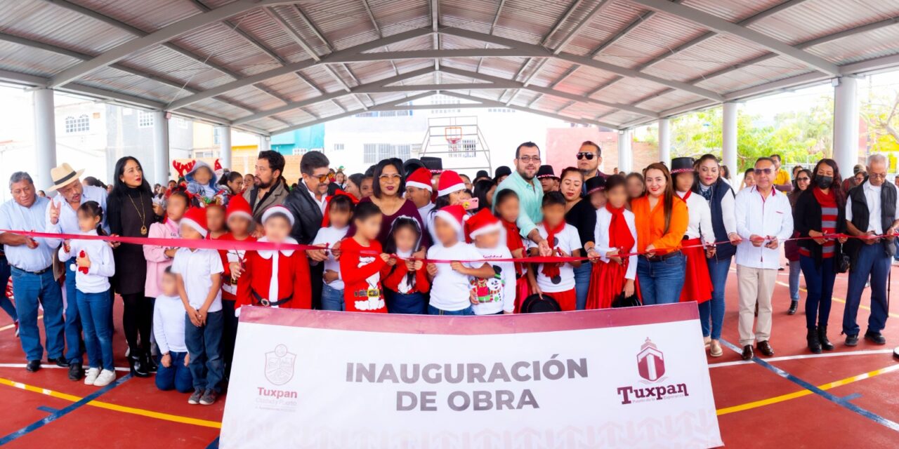 El Gobierno de Tuxpan entregó la construcción de Techado en el Área Multideportiva de la escuela primaria Luis Donaldo Colosio, de Infonavit Tulipanes