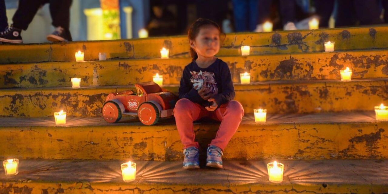 Tuxpan iluminó a México y al Mundo con miles de velas encendidas durante la celebración del Día del Niño Perdido, una festividad llena de fe y tradición