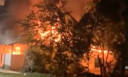 Incendio consume casa en Temapache