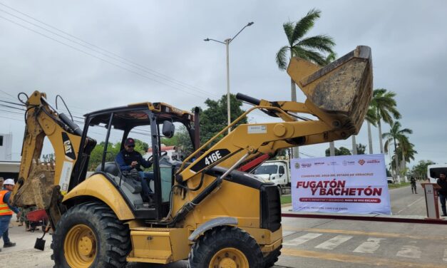 Con el apoyo del Gobierno del Estado y CAEV, Tuxpan es el primer municipio de Veracruz en poner en marcha un intensivo programa de reparación de fugas de agua y baches