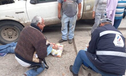 Pánuco: Adulto mayor queda atrapado debajo de una camioneta,  ¡creían que lo habían atropellado!