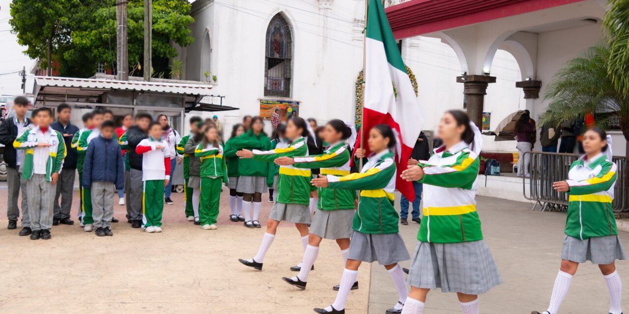 Con Lunes Cívico, el gobierno de Tuxpan conmemoró el aniversario del natalicio del Gral. Ignacio Allende